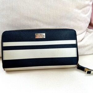 Kate Spade Black and white large zip up wallet